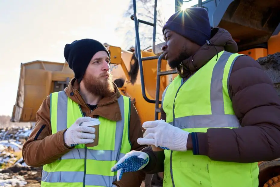 How To Keep Warm on Construction Sites in Winter