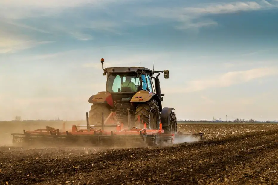 Your Farm’s Buying Guide for Tillage Equipment